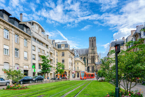 Reims : la baisse des prix immobiliers accélère et les loyers bondissent
