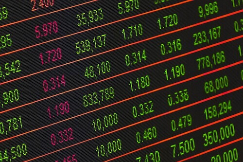 Le CAC 40 en rebond après la tempête : toutes les valeurs dans le vert