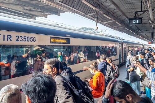 L'Inde construit 15 km de rail par jour : le géant silencieux des marchés émergents 