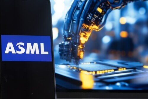 L'action ASML bondit de 5,6% à mi-journée après des résultats record