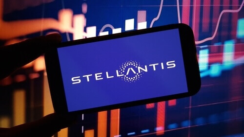 L'action Stellantis bondit de 3 % malgré une chute de 48 % sur un an