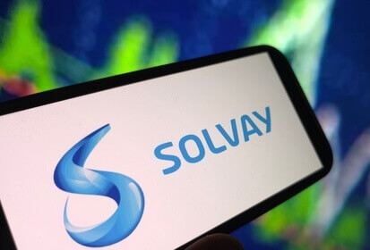 L'action Solvay dépasse ses bandes de Bollinger après un bond de 6 % en une semaine