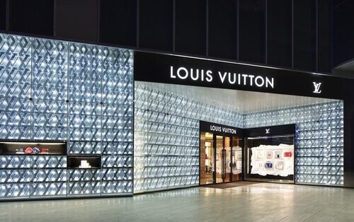 L'action LVMH progresse de 1 %, mais reste à la traîne sur le long terme
