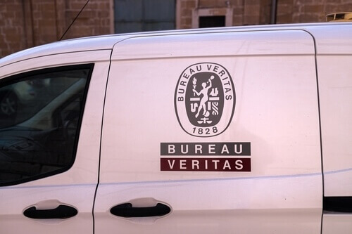 L'action Bureau Veritas rebondit de 2 % sur un support technique clé
