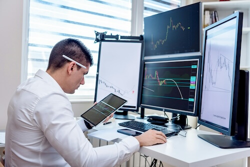 RSI vs MACD : quel indicateur technique choisir pour trader en bourse ?
