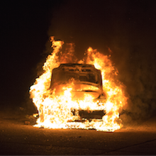 5c09ad9b57de0.png Journée de violence extrême à Paris : Emmanuel Macron dit entendre les colères