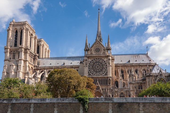 Grandeur et misère du patrimoine religieux en France