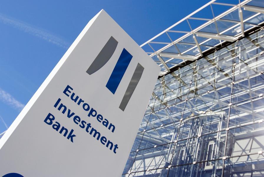 La Banque européenne d'investissement stoppe le soutien aux énergies fossiles