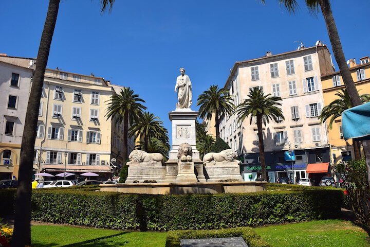 Investir en Corse : d'Ajaccio à Bastia, les atouts de l'Île de Beauté