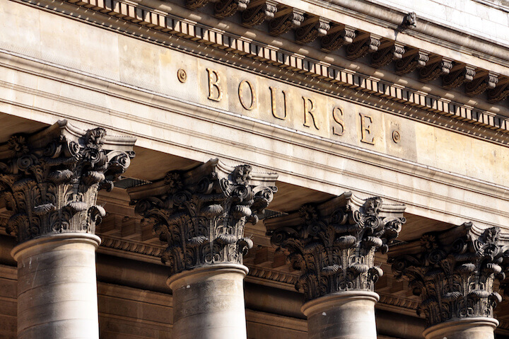 Hausse du CAC 40 à la mi-journée : le marché français poursuit son rebond