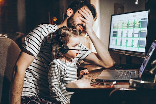 Télétravail et garde d'enfants : demandez le chômage partiel